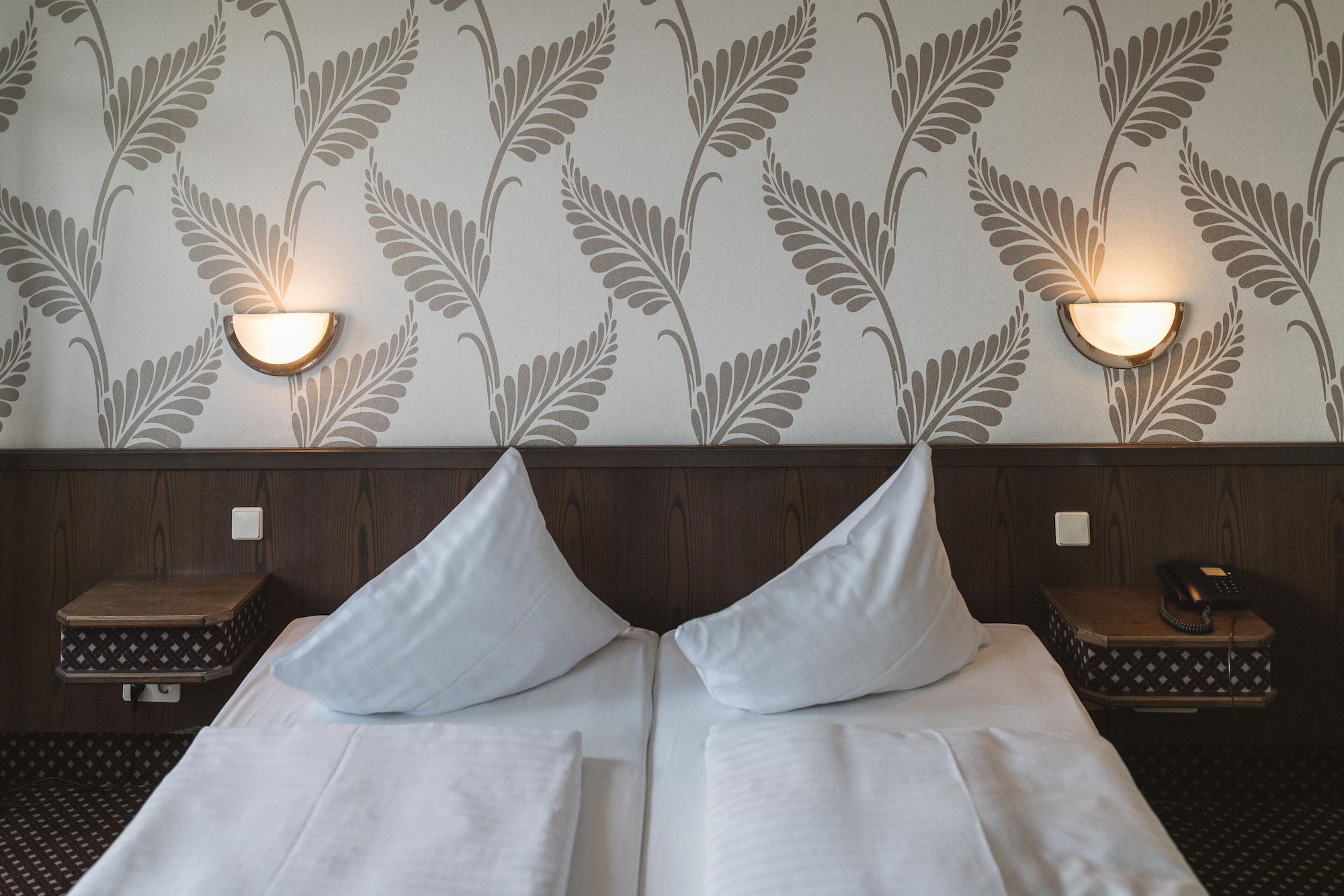 Terminal Hotel Koeln Екстериор снимка