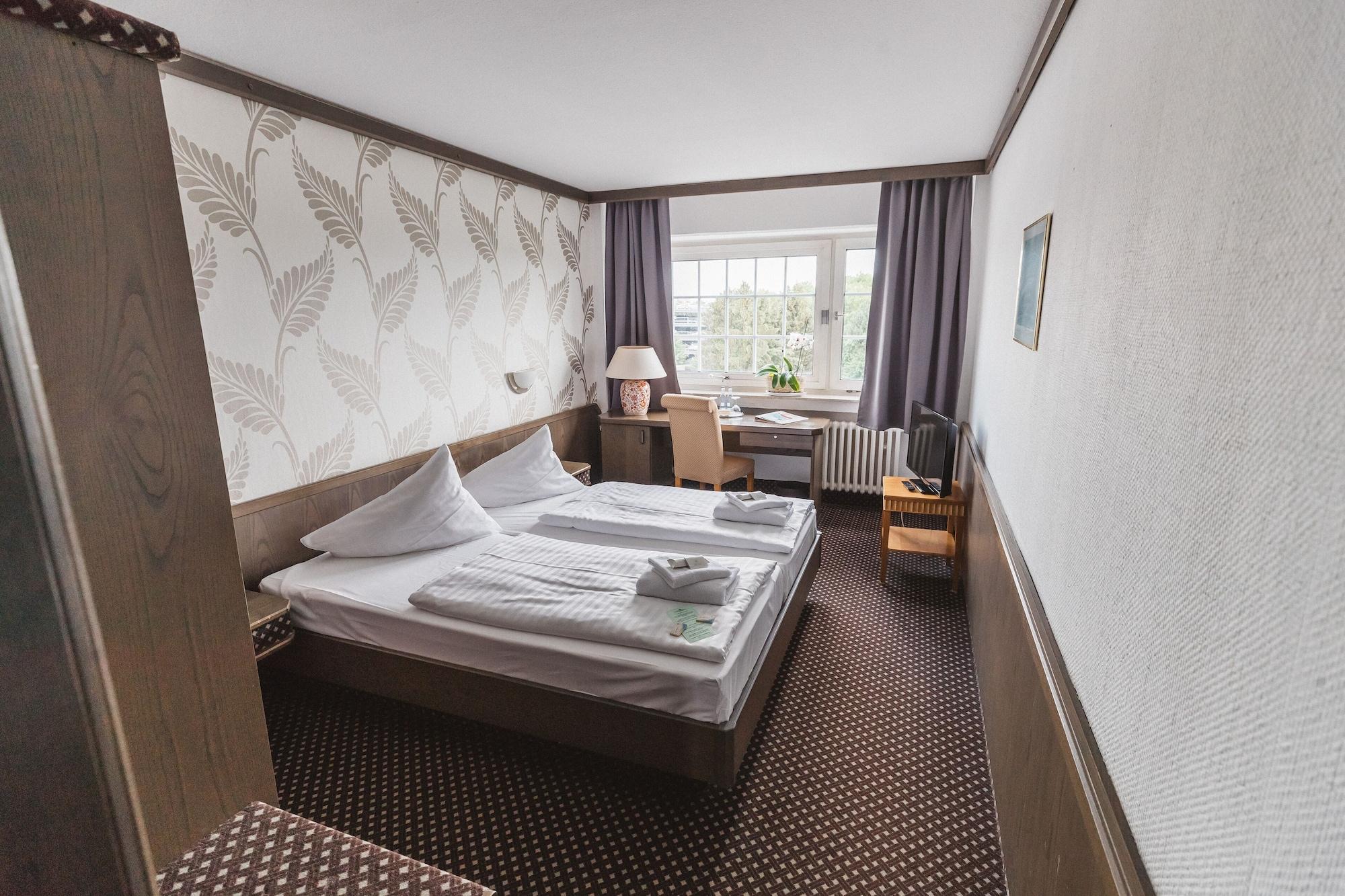 Terminal Hotel Koeln Екстериор снимка