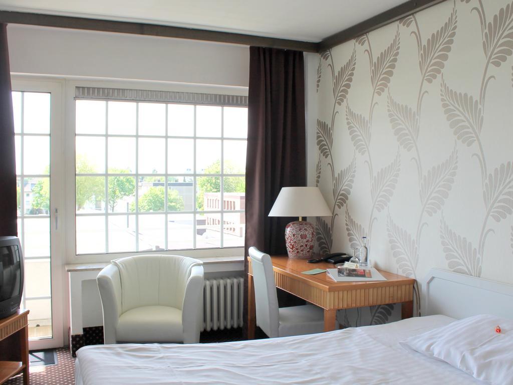 Terminal Hotel Koeln Екстериор снимка