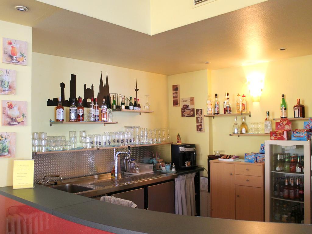 Terminal Hotel Koeln Екстериор снимка