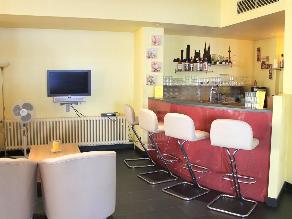 Terminal Hotel Koeln Екстериор снимка