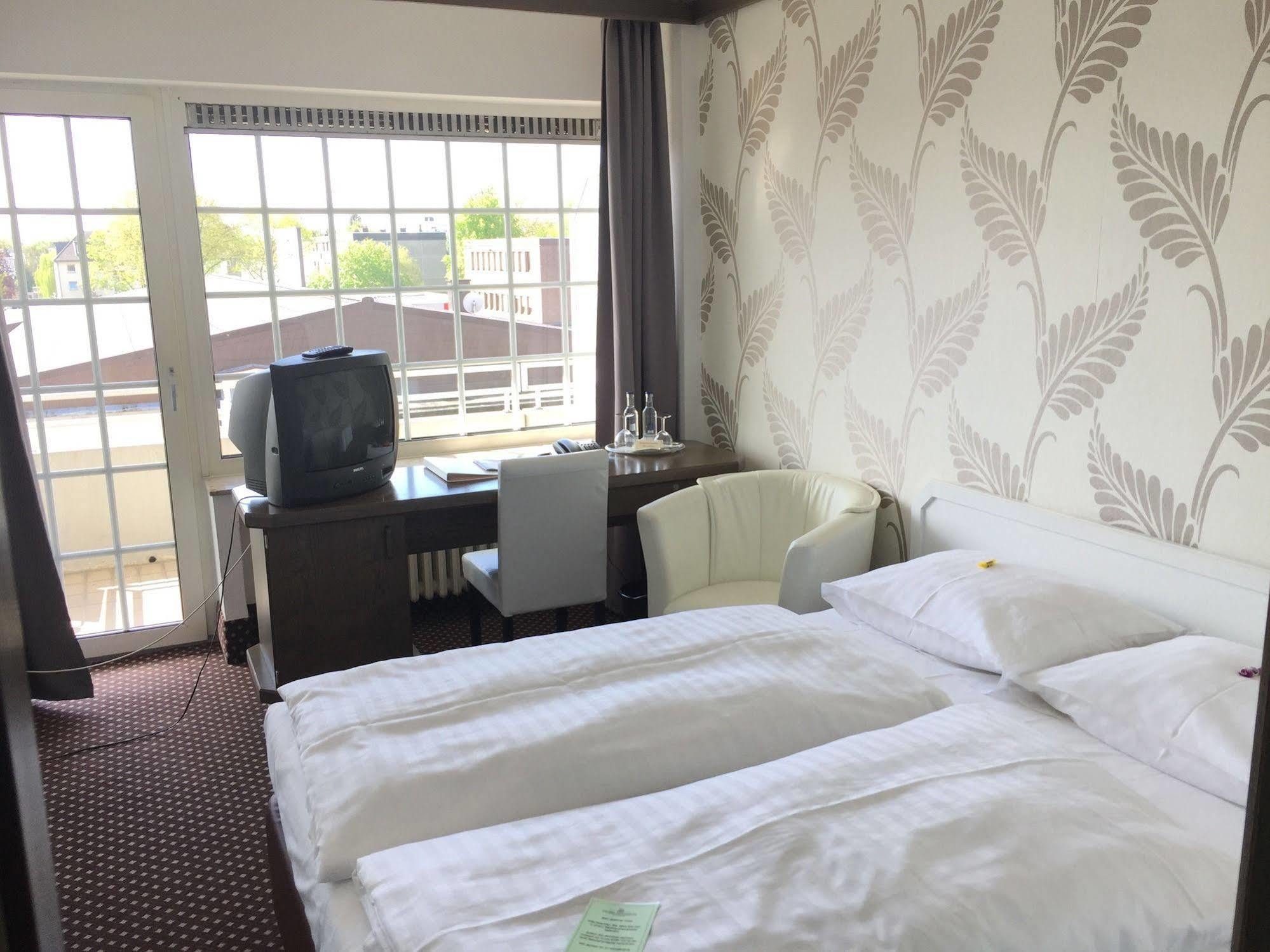 Terminal Hotel Koeln Екстериор снимка