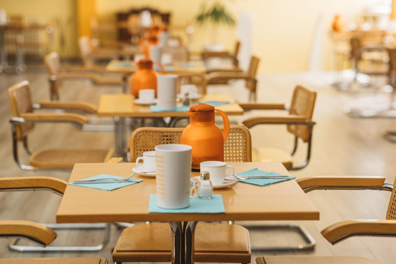 Terminal Hotel Koeln Екстериор снимка